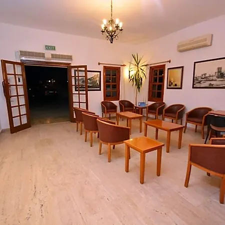 Hotel Saray 2*
